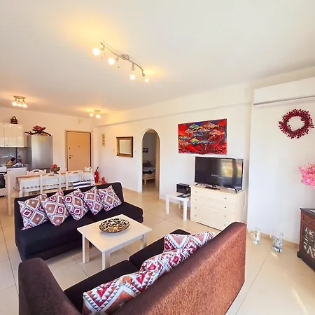 Lakithra Apartments