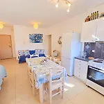 Appartement Lakithra Apartments *