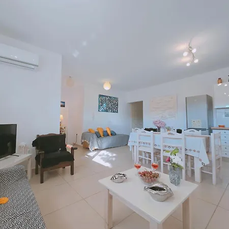 Lakithra Apartments 公寓