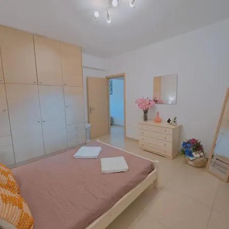 Lejlighed Lakithra Apartments