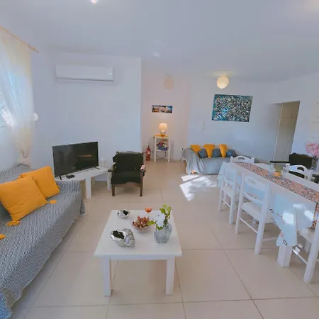 Lakithra Apartments 公寓