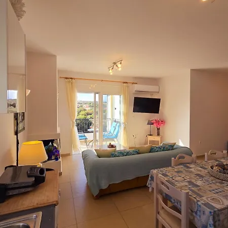 Lakithra Apartments *